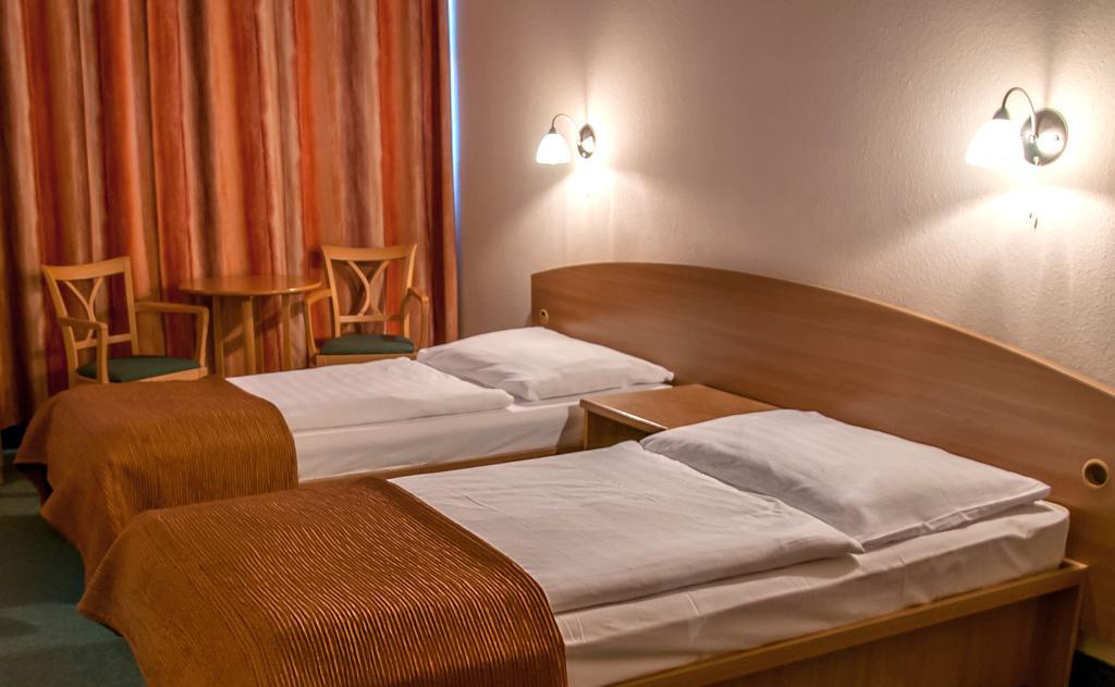 בודפשט Hotel Eben מראה חיצוני תמונה